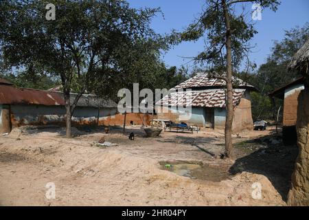 Pearson Pally. Das Santali-Stammesdorf bei Visva-Bharati. Santiniketan, Bolpur, Birbhum, Westbengalen, Indien. Stockfoto