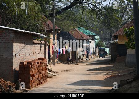 Pearson Pally. Das Santali-Stammesdorf bei Visva-Bharati. Santiniketan, Bolpur, Birbhum, Westbengalen, Indien. Stockfoto