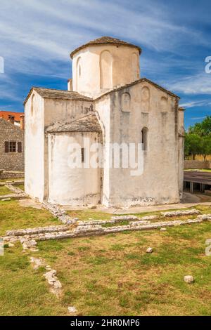 Die Kirche des Heiligen Kreuzes in der Stadt Nin in der Gespanschaft Zadar in Kroatien, Europa. Stockfoto