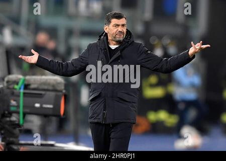 Roma, Italien. 24th. Februar 2022. Sergio Conceicao Cheftrainer des FC Porto während des Europa League Knock-Out Play-off-Fußballspiels der SS Lazio und des FC Porto im Olimpico-Stadion in Rom (Italien), 24th. Februar 2021. Foto Antonietta Baldassarre/Insidefoto Kredit: Insidefoto srl/Alamy Live News Stockfoto