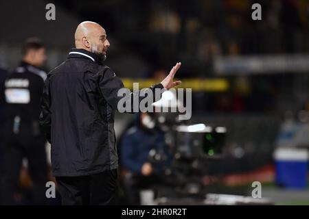 Frosinone, Italien. 23rd. Februar 2022. Frosinone, 23th. Februar 2022 Benito Stirpe Stadium Italienischer Fußball Serie B BKT 2021-2022 Spiel Frosinone Calcio gegen Reggina 1914 25th Meisterschaftstag im Bild: Der Trainer von Reggina 1914 Roberto Stellone Kredit: Unabhängige Fotoagentur/Alamy Live News Stockfoto