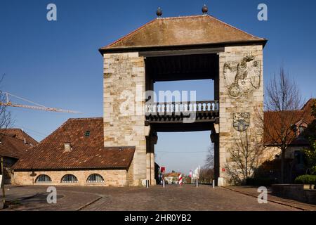 Das Deutsche Weintor markiert das südliche Ende der Deutschen Weinstraße in Schweigen-Rechtenbach. Stockfoto