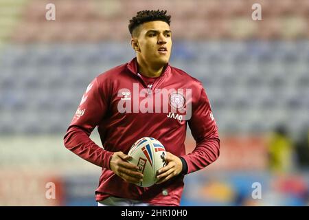 Kai Pearce-Paul (21) von Wigan Warriors beim Vorspiel-Aufwärmen in, am 2/24/2022. (Foto von Craig Thomas/News Images/Sipa USA) Quelle: SIPA USA/Alamy Live News Stockfoto