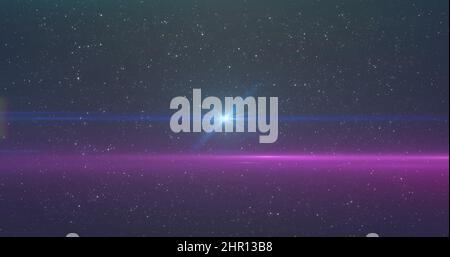 Bild von leuchtendem blauem Licht, das sich über Lichtflecken und Sterne im Hintergrund bewegt Stockfoto