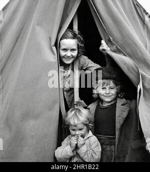 Dorothea lange - unbeschwerte Kinder im Lager der Merrill Farm Security Administration, Klamath County, Oregon, USA - 1939 Stockfoto