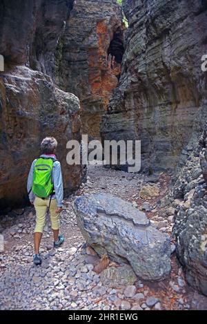 wanderer in der Imbros-Schlucht, Griechenland, Kreta, Hora Sfakion Stockfoto