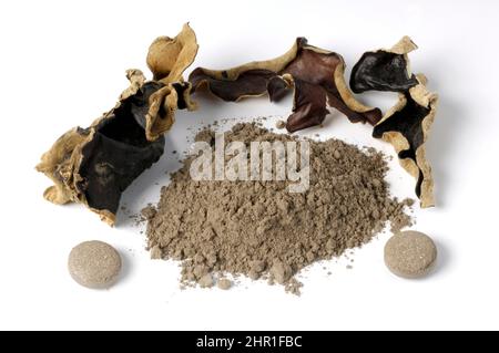 Gelee-Ohr, Wolkenohr-Pilz, schwarzer Pilz, schwarzer chinesischer Pilz, Holzohr-Pilz, Ohrpilze (Auricularia polytricha, Hirneola polytricha), getrocknet Stockfoto