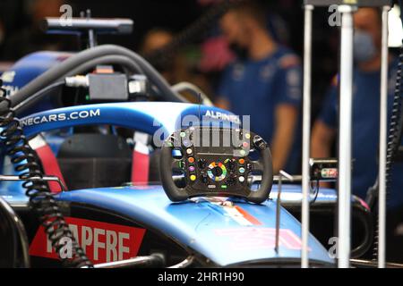 Barcelona, Spanien. 24th. Februar 2022. BWT Alpine F1 Team[11]Rad während der Vorsaison Testfahrt vor der FIA Formel 1 Weltmeisterschaft 2022, Formel 1 Meisterschaft in Barcelona, Spanien, Februar 24 2022 Quelle: Independent Photo Agency/Alamy Live News Stockfoto