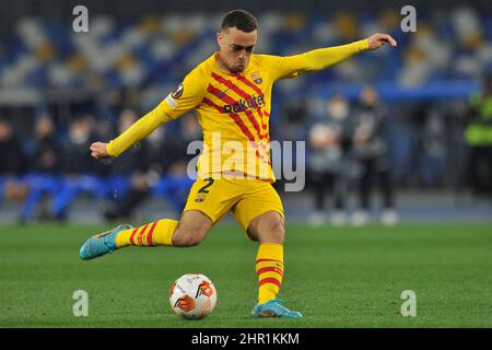 Napoli, Italien. 24.. Februar 2022. Sergino Dest Spieler von Barcellona, während des Spiels der UEFA Europa League zwischen Napoli und Barcellona, Endergebnis Napoli 2, Barcellona 4. Das Spiel wird im Diego Armando Maradona Stadion gespielt. Napoli, Italien, 24. Februar 2022. Quelle: Vincenzo Izzo/Alamy Live News Stockfoto