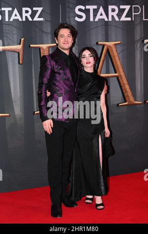 Brandstivers bei der „Outlander“-Staffel am 24th 2022. Februar werden sechs Premiere-Kostüme in der Royal Albert Hall, London, Großbritannien, gezeigt. Stockfoto