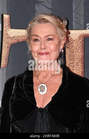 Sarah Collier erklaert bei der „Outlander“ Season Six Premiere-Kostümpremiere in der Royal Albert Hall, London, Großbritannien, am 24th 2022. Februar. Stockfoto