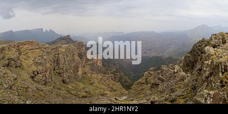 Landschaftspanorama des Simien Mountains National Park im Hochland von Nord-Äthiopien. Stockfoto