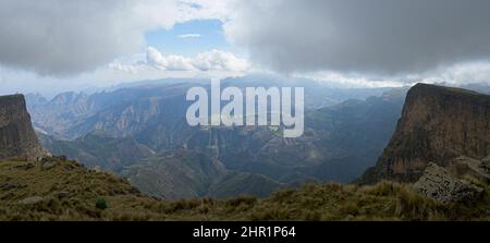 Landschaftspanorama des Simien Mountains National Park im Hochland von Nord-Äthiopien. Stockfoto