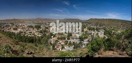 Panorama-Landschaft von Aksum, alte Stadt im Norden Äthiopiens bekannt für seine hohen, geschnitzten Obelisken und Reliquien des alten Königreichs Aksum und Stockfoto