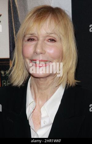 Los Angeles, USA. 02. Oktober 2014. Sally Kellerman bei der Premiere von „The Judge“ von Warner Bros. Picters im Samuel Goldwyn Theatre in Beverly Hills, CA, 1. Oktober 2014. Foto von Joseph Martinez /BildLux Kredit: BildLux/The Hollywood Archive/Alamy Live News Stockfoto