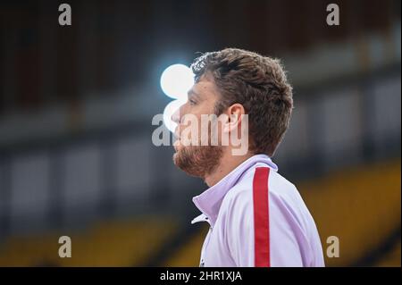 ATHEN, GRIECHENLAND - 24. FEBRUAR: SASHA VEZENKOV, #14 von Olympiacos Piräus im Einsatz während der regulären Saison der Turkish Airlines EuroLeague am 24. Februar 2022 im Peace and Friendship Stadium in Athen, Griechenland, findet das 27. Match zwischen Olympiacos Piräus und AX Armani Exchange in Mailand statt. Quelle: Stefanos Kyriazis/Alamy Live News Stockfoto