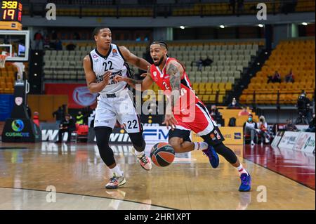 ATHEN, GRIECHENLAND - 24. FEBRUAR: Tyler Dorsey, #2 von Olympiacos Piräus während der regulären Saison der Turkish Airlines EuroLeague am 24. Februar 2022 im Peace and Friendship Stadium in Athen, Griechenland, findet das Spiel der Runde 27 zwischen Olympiacos Piräus und AX Armani Exchange Milan statt. Quelle: Stefanos Kyriazis/Alamy Live News Stockfoto