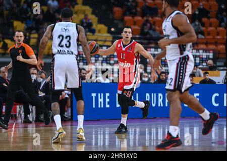 ATHEN, GRIECHENLAND - 24. FEBRUAR: Kostas Sloukas, #11 von Olympiacos Piräus während der regulären Saison der Turkish Airlines EuroLeague am 24. Februar 2022 im Peace and Friendship Stadium in Athen, Griechenland, findet das Spiel der Runde 27 zwischen Olympiacos Piräus und AX Armani Exchange Milan statt. Quelle: Stefanos Kyriazis/Alamy Live News Stockfoto