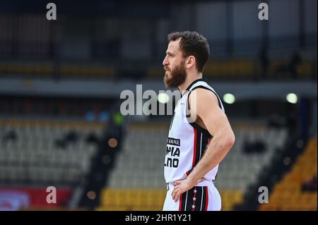 ATHEN, GRIECHENLAND - 24. FEBRUAR: Sergio Rodriguez, #13 der AX Armani Exchange Mailand im Einsatz während der regulären Saison der Turkish Airlines EuroLeague am 24. Februar 2022 im Peace and Friendship Stadium in Athen, Griechenland, findet das 27. Match zwischen Olympiacos Piräus und AX Armani Exchange Mailand statt. Quelle: Stefanos Kyriazis/Alamy Live News Stockfoto