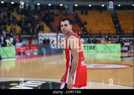 ATHEN, GRIECHENLAND - 24. FEBRUAR: Kostas Sloukas, #11 von Olympiacos Piräus während der regulären Saison der Turkish Airlines EuroLeague am 24. Februar 2022 im Peace and Friendship Stadium in Athen, Griechenland, findet das Spiel der Runde 27 zwischen Olympiacos Piräus und AX Armani Exchange Milan statt. Quelle: Stefanos Kyriazis/Alamy Live News Stockfoto