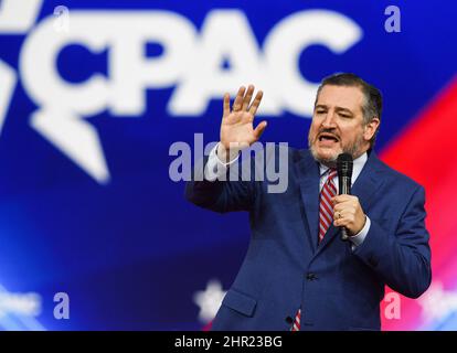 Orlando, Usa. 24.. Februar 2022. Der texanische Senator Ted Cruz spricht am ersten Tag der Conservative Political Action Conference (CPAC) 2022 in Orlando vor den Teilnehmern. Der ehemalige US-Präsident Donald Trump soll bei der viertägigen Versammlung der Konservativen sprechen. Kredit: SOPA Images Limited/Alamy Live Nachrichten Stockfoto