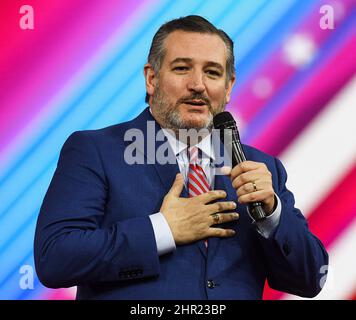 Orlando, Usa. 24.. Februar 2022. Der texanische Senator Ted Cruz spricht am ersten Tag der Conservative Political Action Conference (CPAC) 2022 in Orlando vor den Teilnehmern. Der ehemalige US-Präsident Donald Trump soll bei der viertägigen Versammlung der Konservativen sprechen. Kredit: SOPA Images Limited/Alamy Live Nachrichten Stockfoto