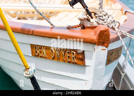 Das von Klinkern gebaute Rettungsboot Ben Dwyer war an Bord des historischen, kohlebefeuerten 1902-Dampfschleppers Waratah mit Sitz in Roselle Bay, Sydney Harbour, Australien Stockfoto