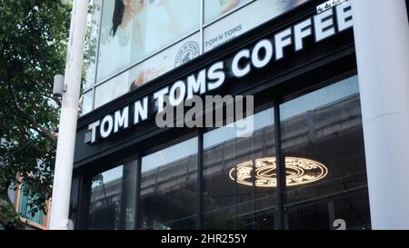 Tom n Toms Coffee Shop Soi Sukhumvit 15, Sukhumvit Road, Khlong Toei Nuea, Watthana, Bangkok Thailand Stockfoto