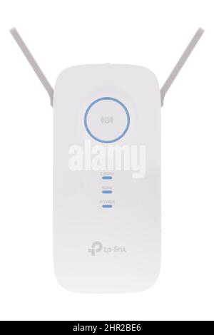 TP Link wi-Fi Range Extender auf weißem Hintergrund Stockfoto