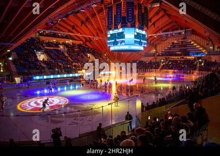 Impressionen von der Vaillant Arena beim Heimspiel des HC Davos gegen Servette Genf Stockfoto