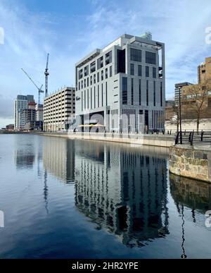 Das Malmaison Hotel liegt am Ufer neben dem Princes Dock in Liverpool, Großbritannien. Stockfoto