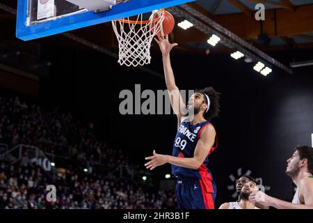 Louis LABEYRIE (99) aus Frankreich während der FIBA Weltmeisterschaft 2023, europäische Qualifikanten, 1.-rundes Gruppe-E-Basketballspiel zwischen Frankreich und Portugal am 24. Februar 2022 im Palais des Sports Jean-Michel Geoffroy in Dijon, Frankreich - Foto Ann-Dee Lamour / CDP MEDIA / DPPI Stockfoto