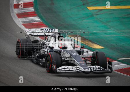 10 GASLY Pierre (Fra), Scuderia AlphaTauri AT03, Aktion während der Vorsaison-Rennbahn vor der FIA Formel-1-Weltmeisterschaft 2022, auf dem Circuit de Barcelona-Catalunya, vom 23. Bis 25. Februar 2022 in Montmelo, nahe Barcelona, Spanien - Foto: Antonin Vincent/DPPI/LiveMedia Kredit: Unabhängige Fotoagentur/Alamy Live News Stockfoto