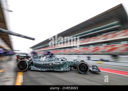 24 ZHOU Guanyu (Chi), Alfa Romeo F1 Team ORLEN C42, Action während der Vorsaison-Rennserie vor der FIA Formel-1-Weltmeisterschaft 2022, auf dem Circuit de Barcelona-Catalunya, vom 23. Bis 25. Februar 2022 in Montmelo, bei Barcelona, Spanien - Foto: Florent Gooden/DPPI/LiveMedia Kredit: Unabhängige Fotoagentur/Alamy Live News Stockfoto