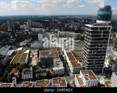 Luftbild: Neuer Henninger Turm, Frankfurt am Main (nur für redaktionelle Verwendung. Keine Werbung. Referenzdatenbank: http://www.360-berlin.de. © Je Stockfoto