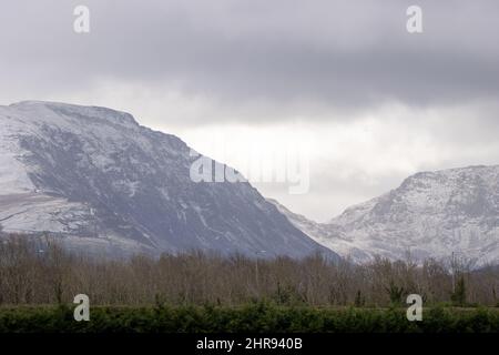 Verschneite Berge in Wales Stockfoto