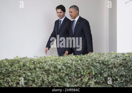 US-Präsident Barack Obama, rechts, und Premierminister Justin Trudeau gehen am Donnerstag, den 10. März 2016, entlang der Kolonnade des Weißen Hauses zum Oval Office in Washington, D.C.. DIE KANADISCHE PRESSE/Paul Chiasson