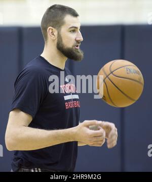 jonas valanciunas shirtless