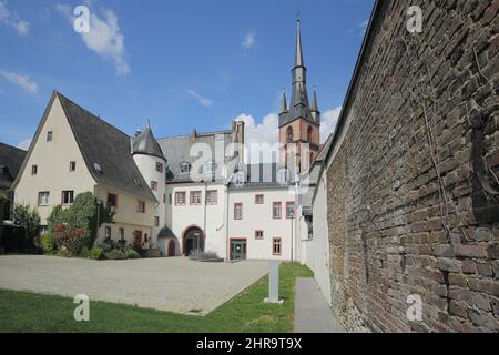 St. Valentinus und Dionysius, historisches Rathaus, Kiedrich im Rheingau, Hessen, Deutschland Stockfoto