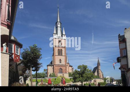 Gotische Kirche St. Valentinus und Dionysius, Kiedrich im Rheingau, Hessen, Deutschland Stockfoto