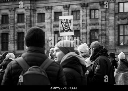 Niederlande, Demonstration in Amsterdam für Frieden in der Ukraine - Protest gegen Krieg Stockfoto