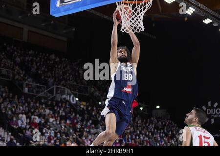 Dijon, Frankreich. 24.. Februar 2022. Louis LABEYRIE (99) aus Frankreich während der FIBA-Weltmeisterschaft 2023, europäische Qualifikationsspiele, 1.-rundes Gruppe-E-Basketballspiel zwischen Frankreich und Portugal am 24. Februar 2022 im Palais des Sports Jean-Michel Geoffroy in Dijon, Frankreich - Foto: Ann-dee Lamour/DPPI/LiveMedia Kredit: Unabhängige Fotoagentur/Alamy Live News Stockfoto