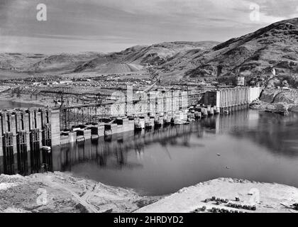 1930S 1940S DIE BASIS DES GRAND COULEE STAUDAMMS AM COLUMBIA RIVER IM BAU WASHINGTON STATE USA - I350 HAR001 HARS OLD FASHIONED Stockfoto