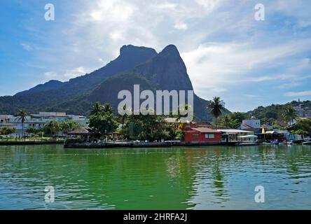 Häuser in tropischer Landschaft, Barra da Tijuca, Rio Stockfoto