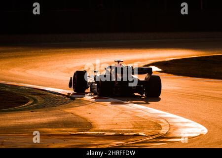 Barcelona, Spanien. 25.. Februar 2022. 11 PEREZ Sergio (mex), Red Bull Racing RB18, Action während der Vorsaison-Rennserie vor der FIA Formel-1-Weltmeisterschaft 2022, auf dem Circuit de Barcelona-Catalunya, vom 23. Bis 25. Februar 2022 in Montmelo, bei Barcelona, Spanien - Foto: Antonin Vincent/DPPI/LiveMedia Kredit: Unabhängige Fotoagentur/Alamy Live News Stockfoto