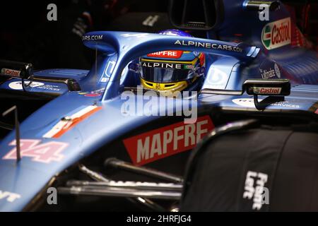 Barcelona, Spanien. 25.. Februar 2022. ALONSO Fernando (SPA), Alpine F1 Team A522, Portrait während der Vorsaison-Rennserie vor der FIA Formel 1-Weltmeisterschaft 2022, auf dem Circuit de Barcelona-Catalunya, vom 23. Bis 25. Februar 2022 in Montmelo, bei Barcelona, Spanien - Foto: Dppi/DPPI/LiveMedia Kredit: Unabhängige Fotoagentur/Alamy Live News Stockfoto