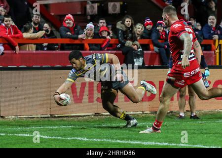 Hull, Großbritannien. 25.. Februar 2022. Probieren Sie Castleford Tigers während des Super League-Spiels zwischen Hull KR und Castleford im Craven Park Stadium, Hull am 25. Februar 2022 aus. Foto von Simon Hall. Nur zur redaktionellen Verwendung, Lizenz für kommerzielle Nutzung erforderlich. Keine Verwendung bei Wetten, Spielen oder Veröffentlichungen einzelner Clubs/Vereine/Spieler. Kredit: UK Sports Pics Ltd/Alamy Live Nachrichten Gutschrift: UK Sports Pics Ltd/Alamy Live Nachrichten Stockfoto