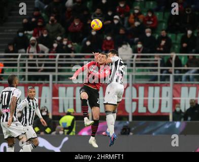 Während der italienischen Meisterschaft Serie A Fußballspiel zwischen AC Mailand und Udinese Calcio am 25. Februar 2022 im San Siro Stadion in Mailand, Italien - Foto Nderim Kaceli / DPPI Stockfoto