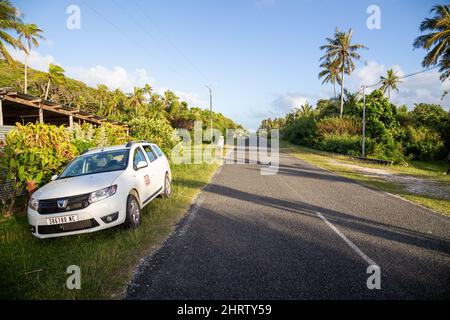 Auto neben der Straße auf der Insel Lifou in Neukaledonien. Stockfoto