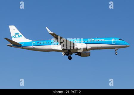 KLM Royal Dutch Airlines Embraer E190-100STD PH-EXE Stockfoto